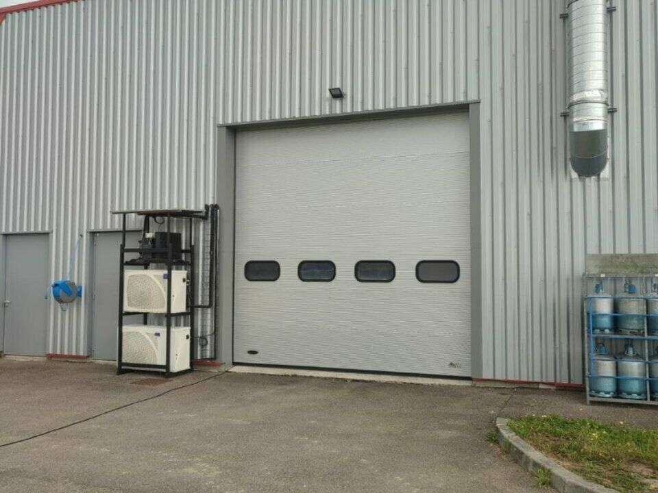Location local d''activites 163 m² non divisibles