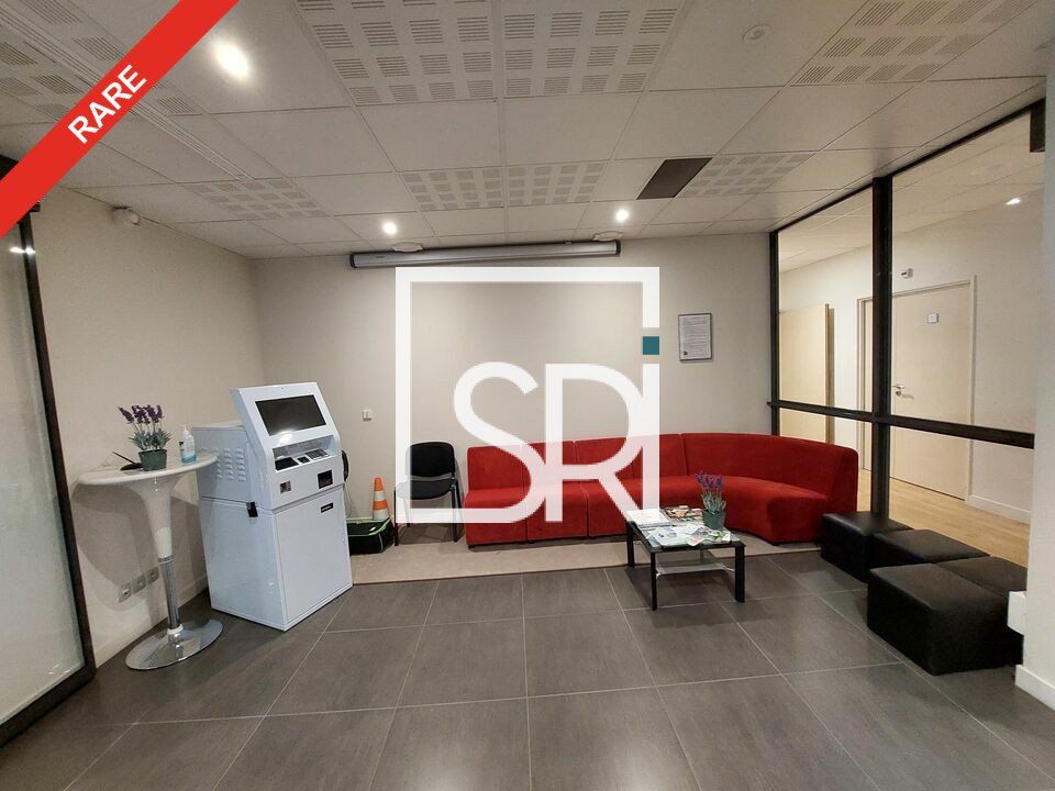 RARE - VENTE BUREAUX - 3 170 m² DIVISIBLES A PARTIR DE 381 m² - QUARTIER ESTAING - 63000 CLERMONT FERRAND