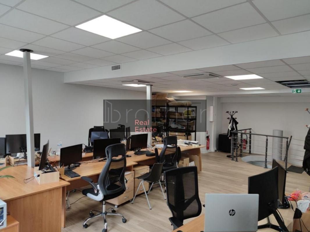 Location bureaux 210 m² non divisibles