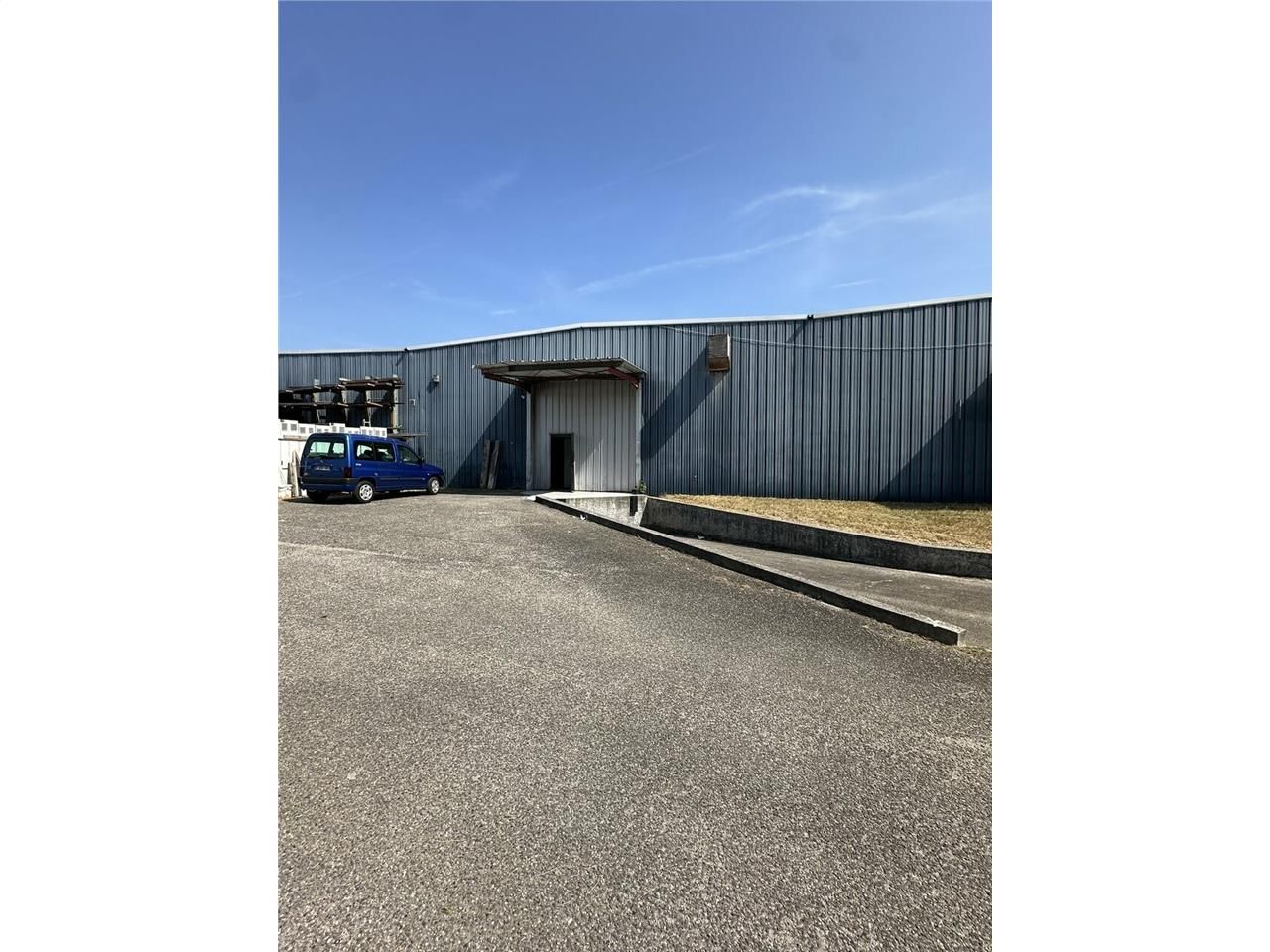 Location local d''activites 840 m² non divisibles