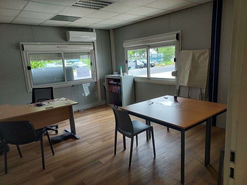 RIOM Bureaux à louer de 130 m² 