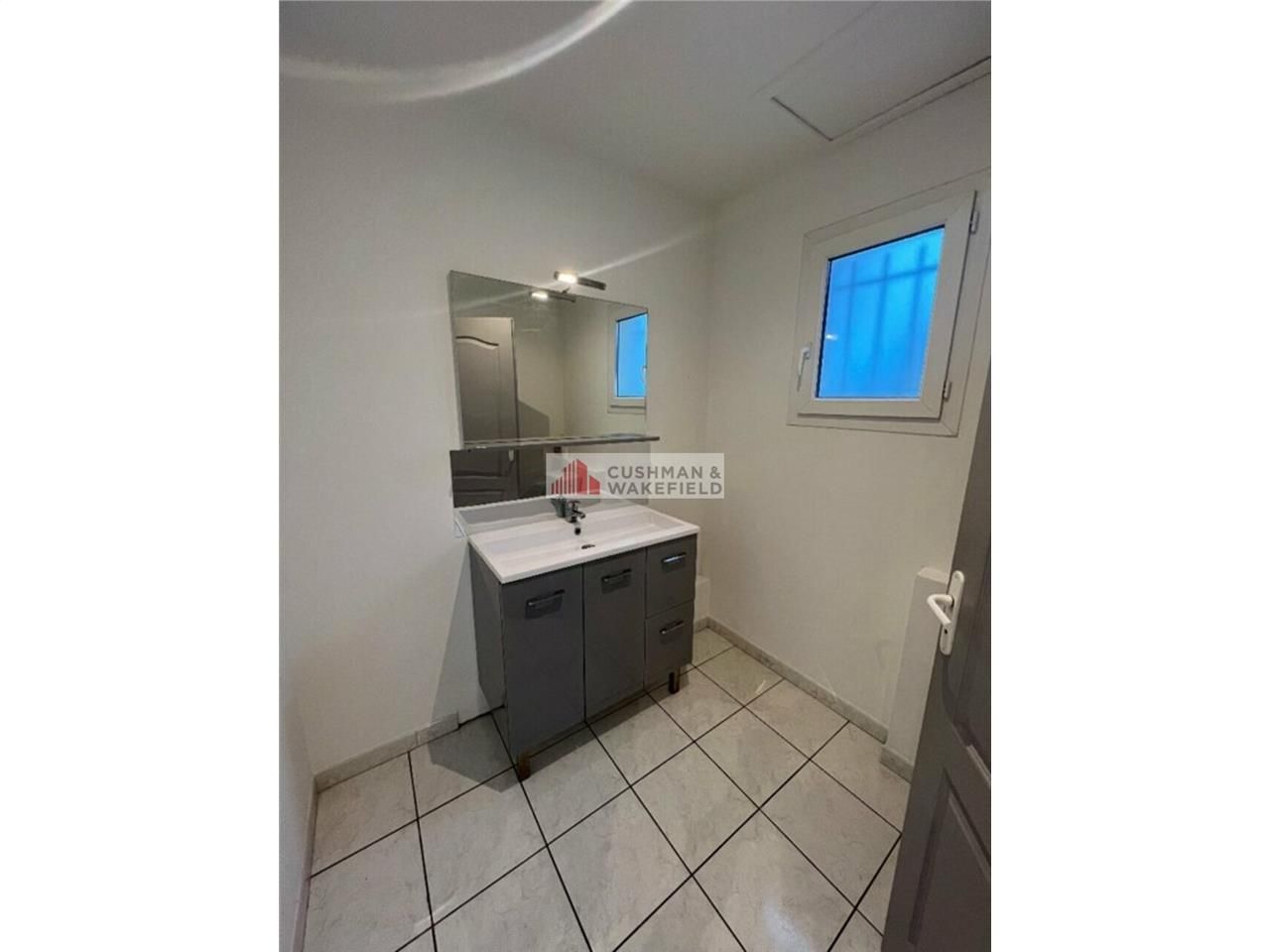 NIMES - BUREAUX A LOUER