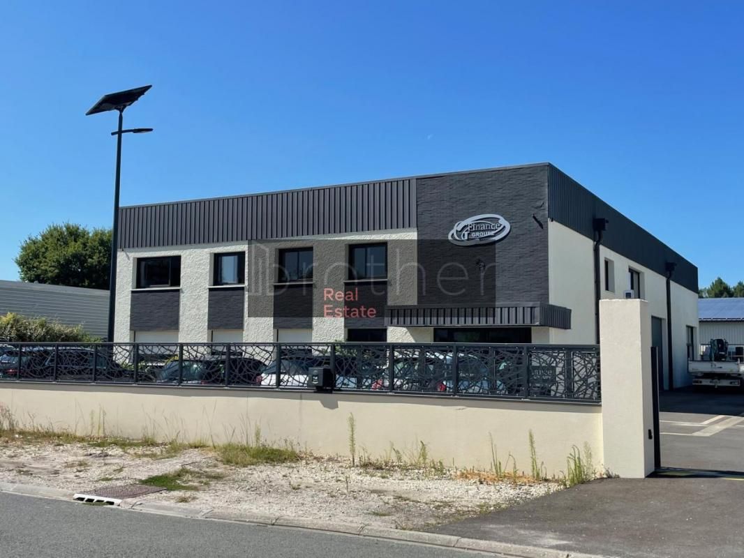 Location bureaux 794 m² divisibles à partir de 300 m²