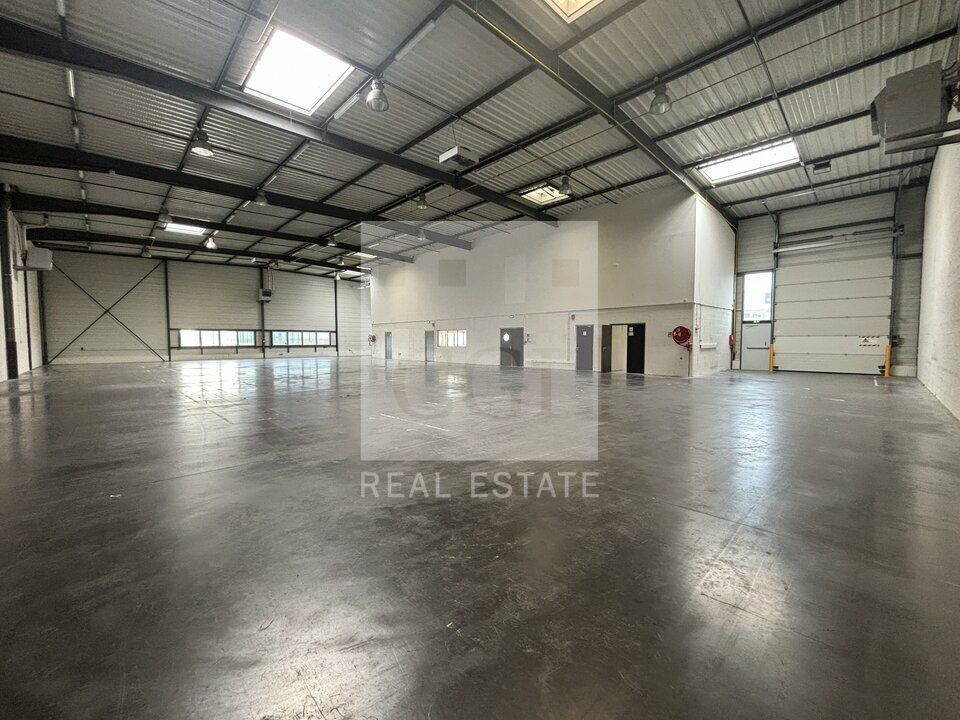 Location local d''activites 493 m² non divisibles
