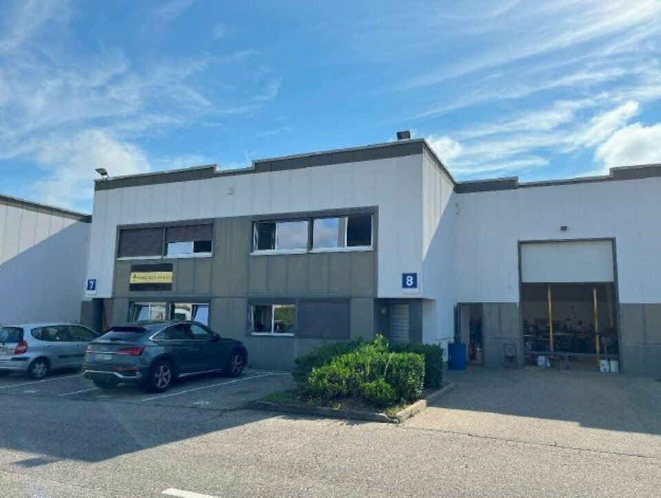 Location activité/entrepôt - 887 m²