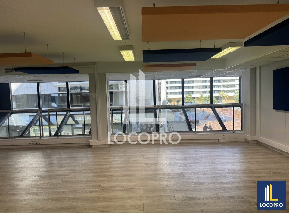Location bureaux 73 m² non divisibles