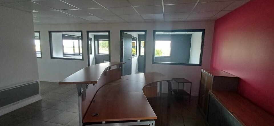 Très belle visibilité commerciale sur axe très passant en entrée de ville.