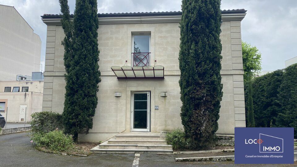 A VENDRE IMMEUBLE DE BUREAUX INDEPENDANT
