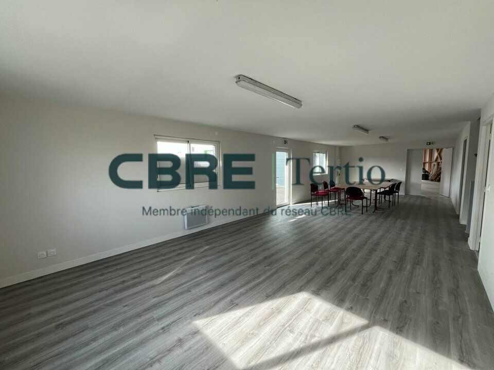 Location local d''activites 375 m² non divisibles