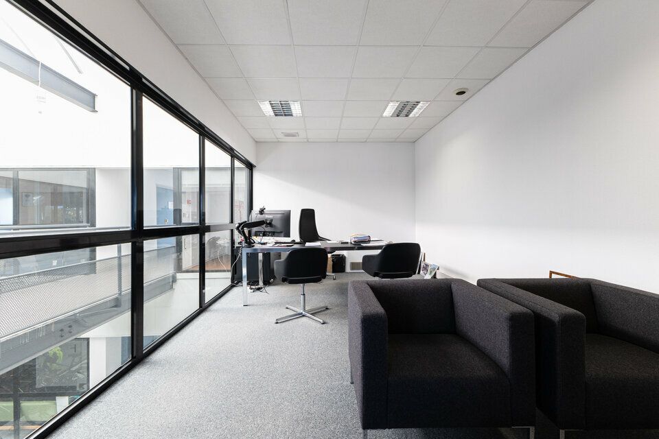 AUBIERE LA PARDIEU : BUREAUX D'ENVIRON 200M² A LOUER