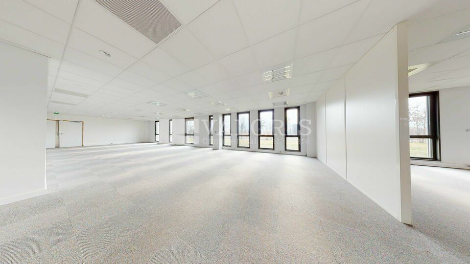 2457 m² pour ce bureaux en vente à Saint priest
