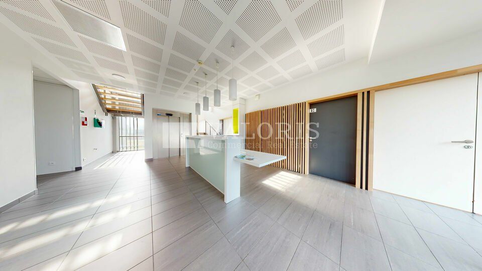 1653 m² pour ce bureaux en vente à Saint priest