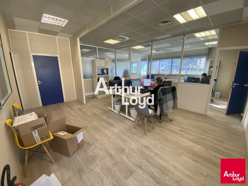 BUREAUX A LOUER 200 M²  FREJUS