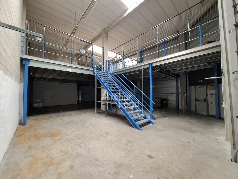 Location local d''activites 374 m² non divisibles