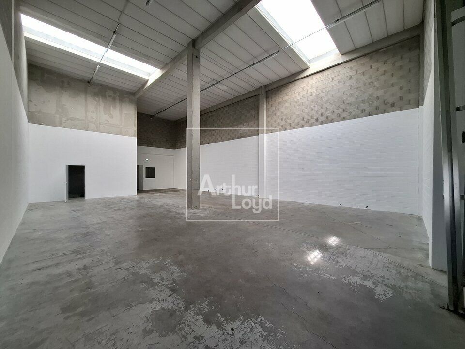 Local d'activité à louer au sein d'un parc arboré