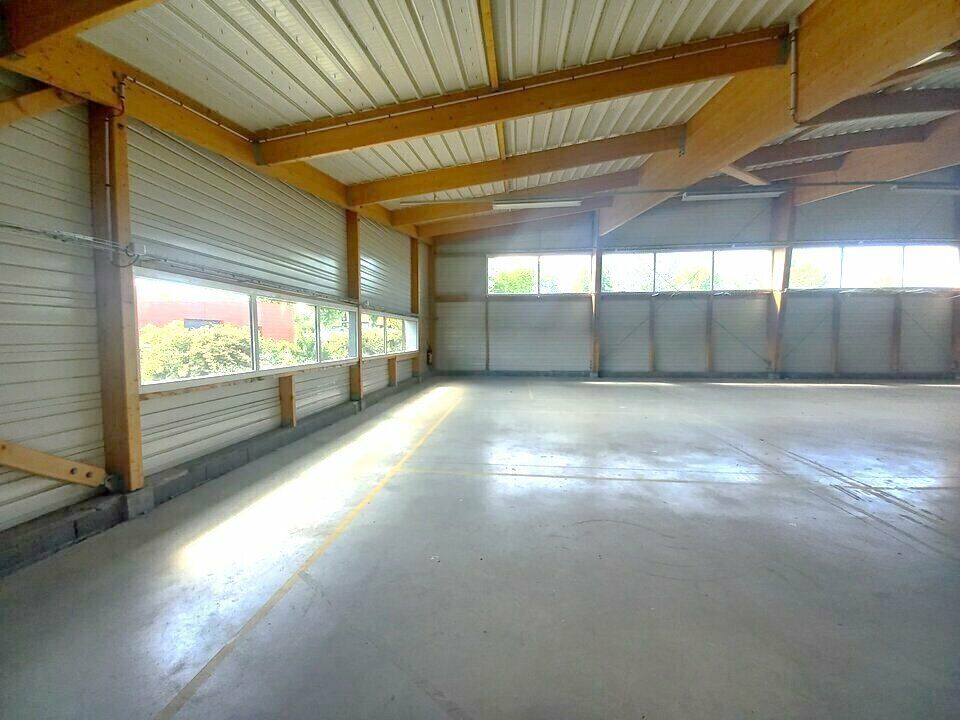 Location local d''activites 764 m² non divisibles