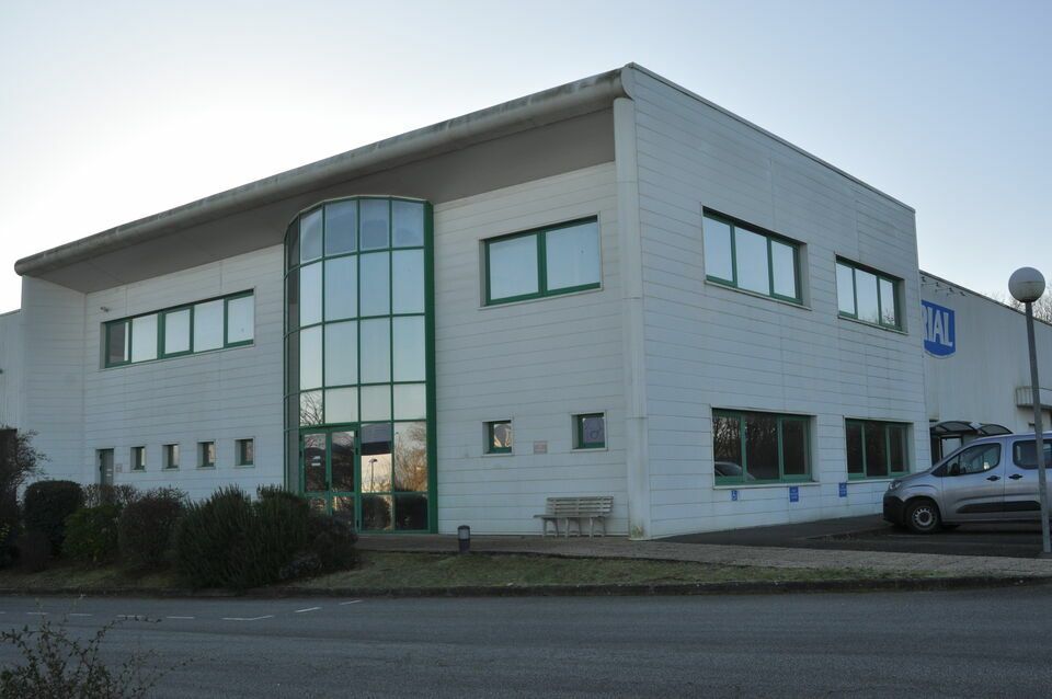 Location local 5340 m² non divisibles