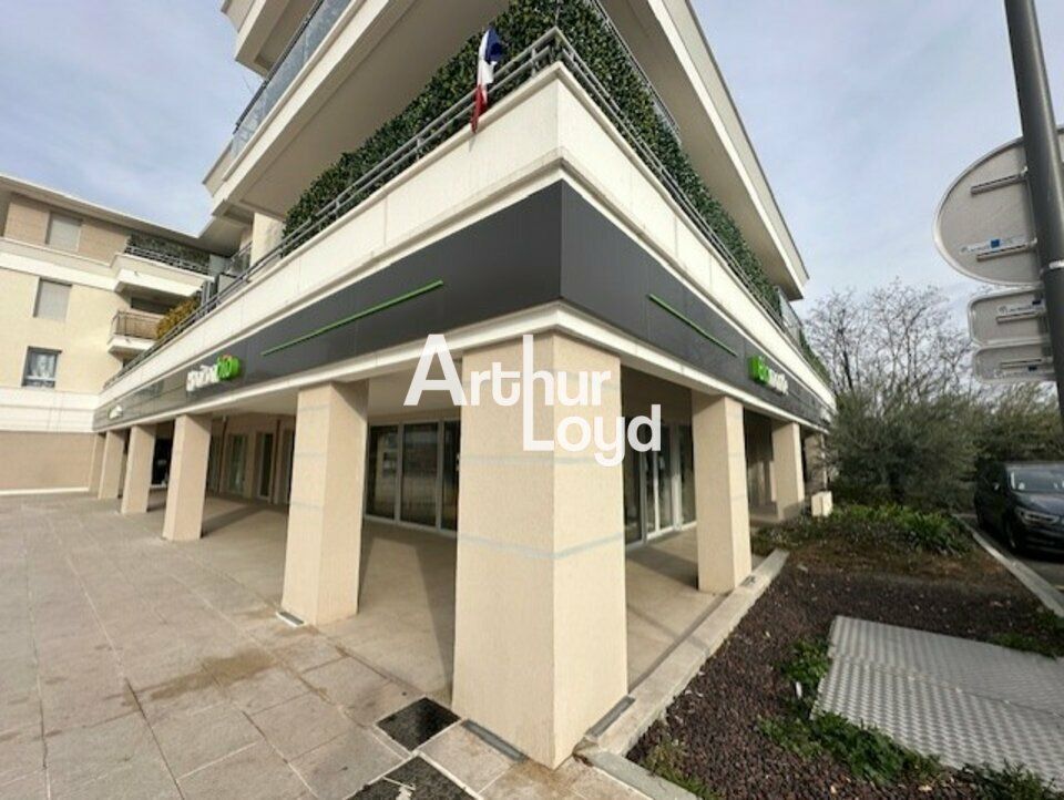 Rare - A louer locaux commerciaux 430 m² - Mandelieu la Napoule - Axe très passant