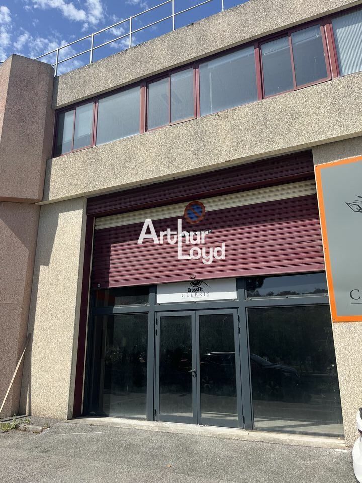 Location local d''activites 400 m² non divisibles