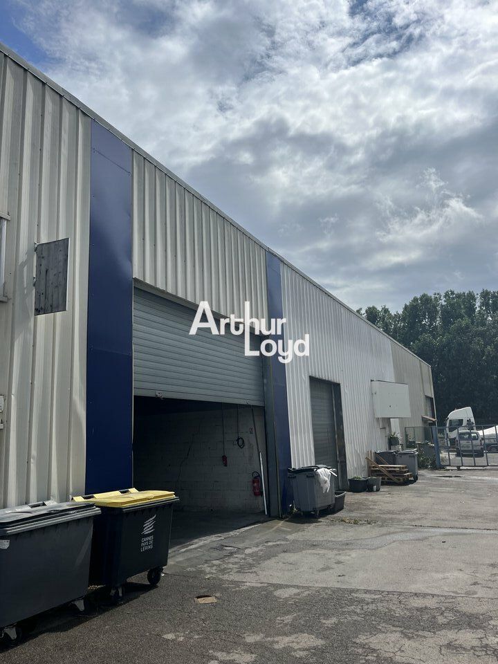 Location local d''activites 375 m² non divisibles