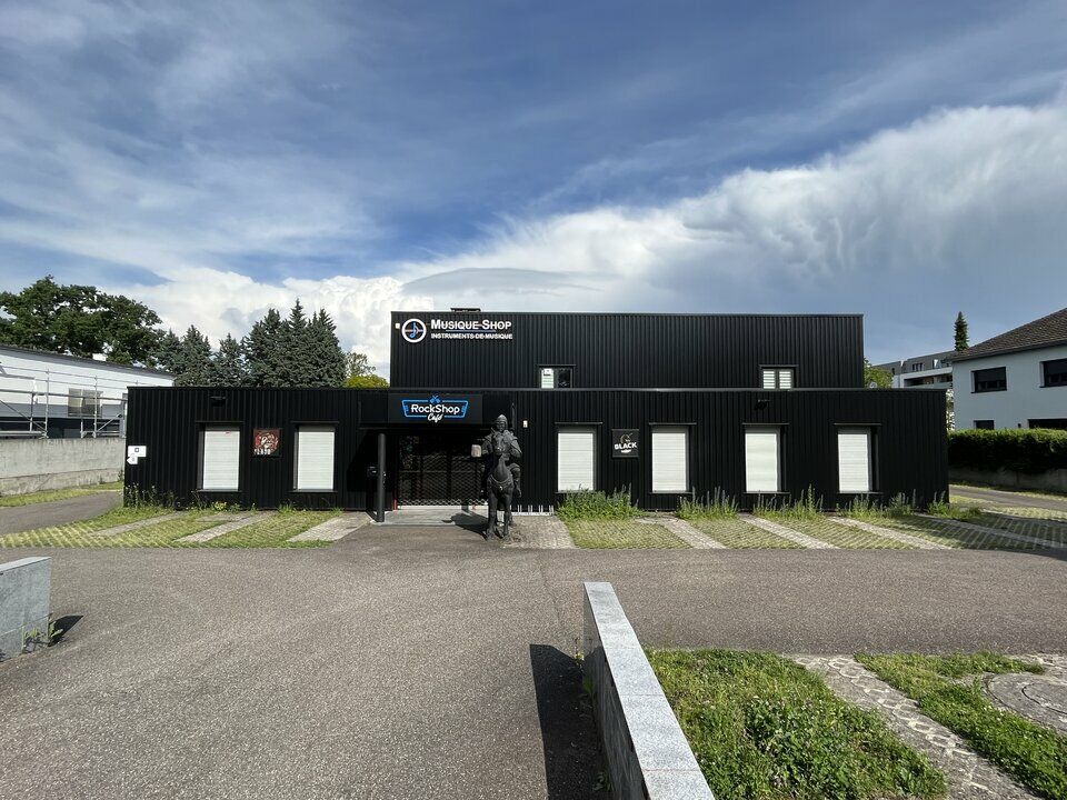 Location local commercial 660 m² non divisibles