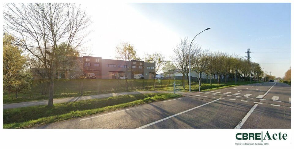 Vente local d''activites 2519 m² divisibles à partir de 285 m²