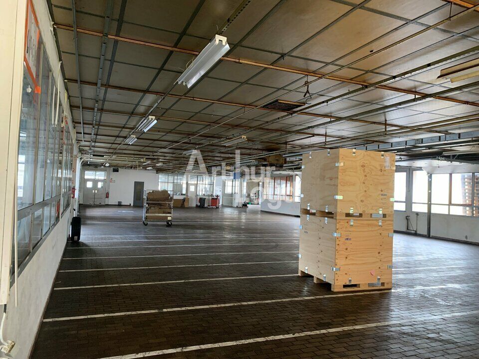 Location local d''activites 1800 m² non divisibles