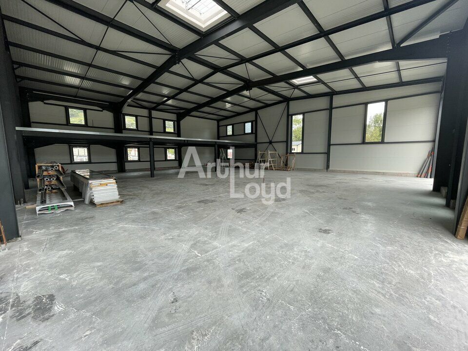 Location local d''activites 405 m² non divisibles