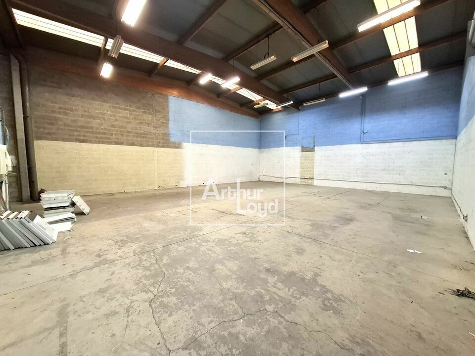 Location local d''activites 564 m² non divisibles