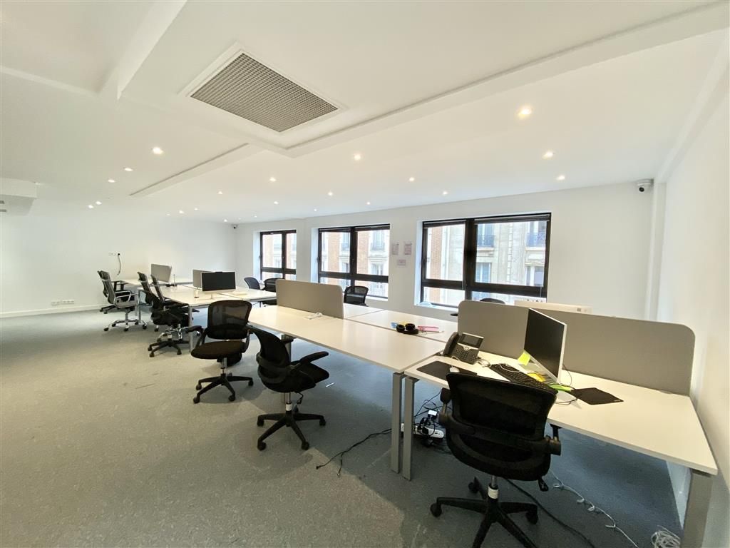 Location bureaux 138 m² non divisibles