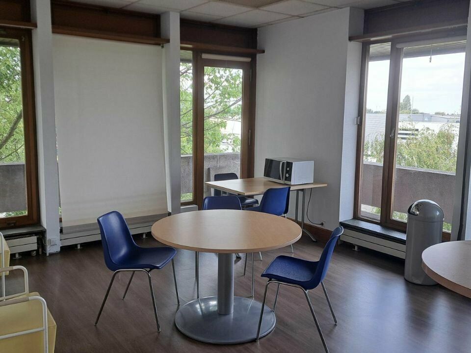 Bureaux en location de 10 à 64 m² - proche de Créteil (94)