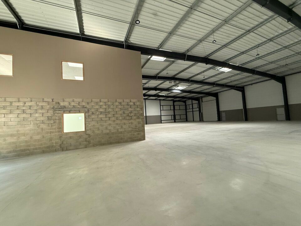 Location local d''activites 691 m² non divisibles