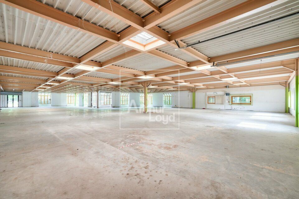 Location local d''activites 763 m² non divisibles