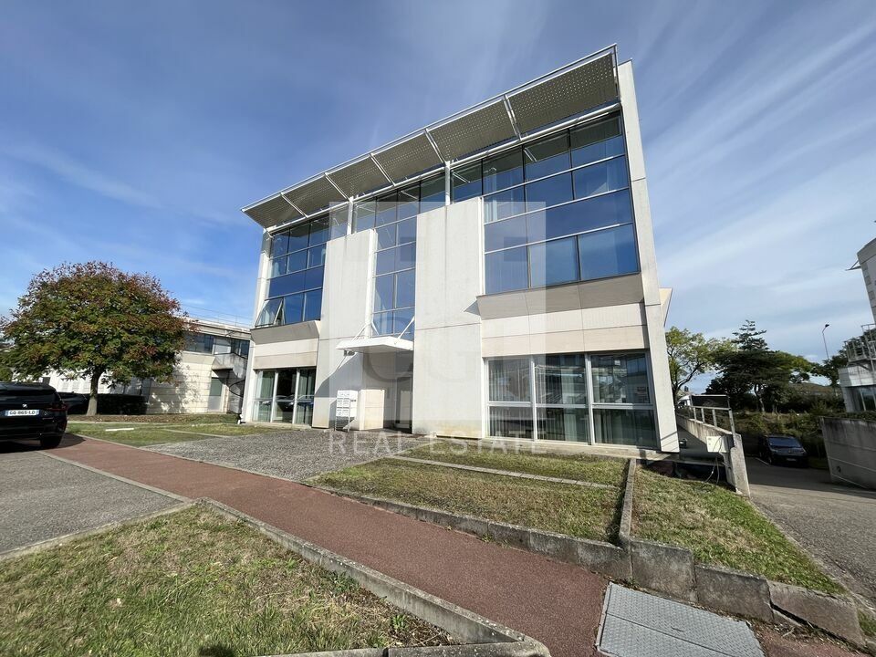 Vente bureaux 914 m² divisibles à partir de 36 m²