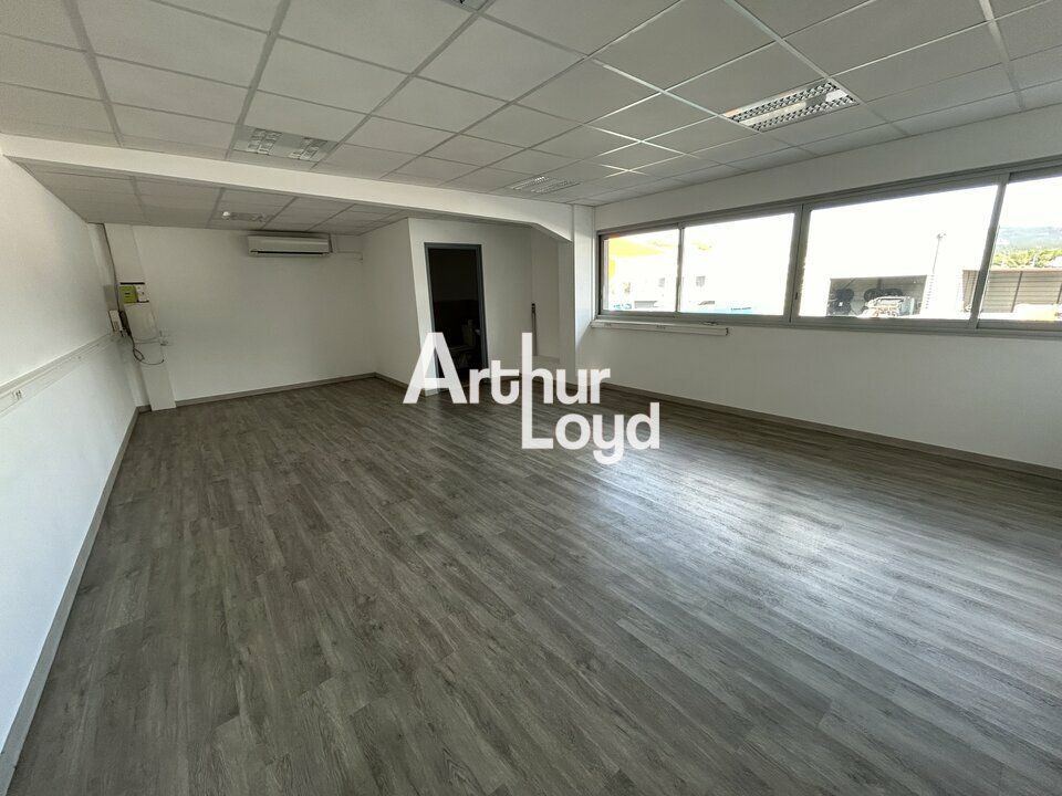 Location bureaux 60 m² non divisibles