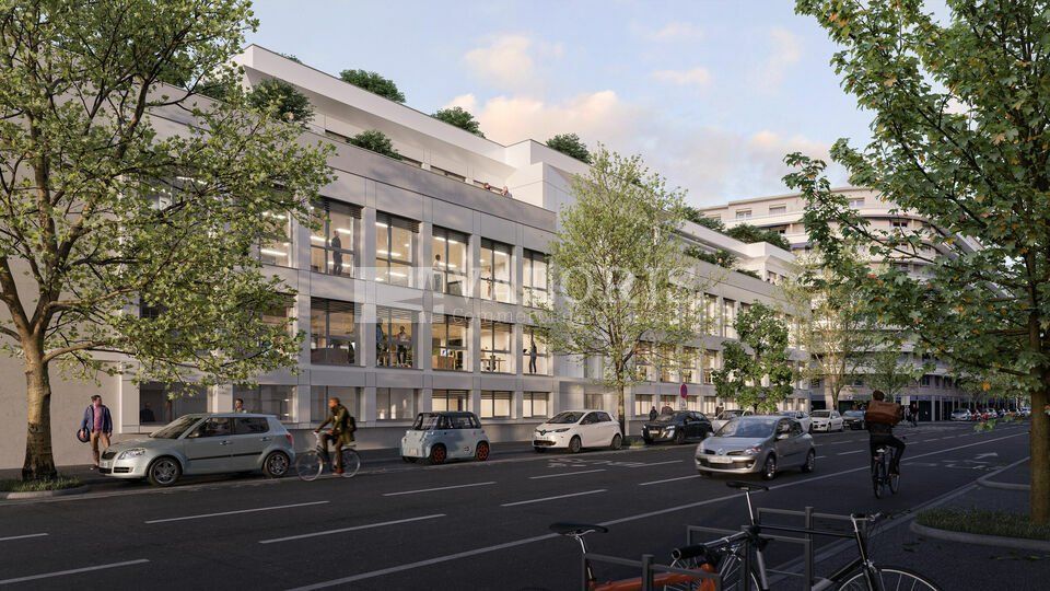 Immeuble indépendant à deux pas du métro, rare sur le secteur !