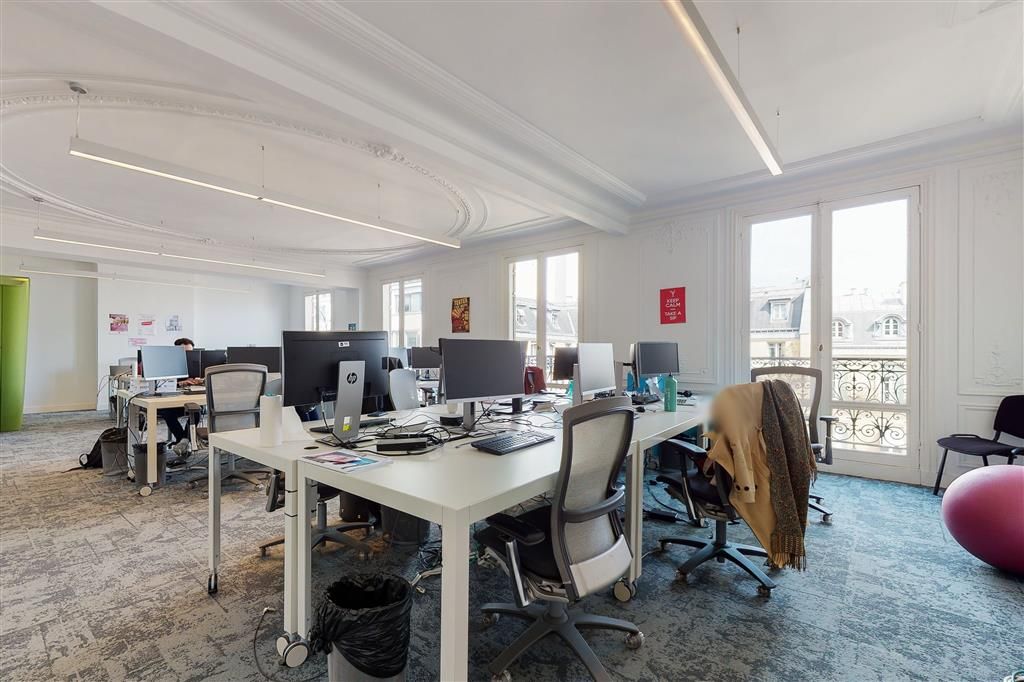 Location bureaux 679 m² divisibles à partir de 95 m²