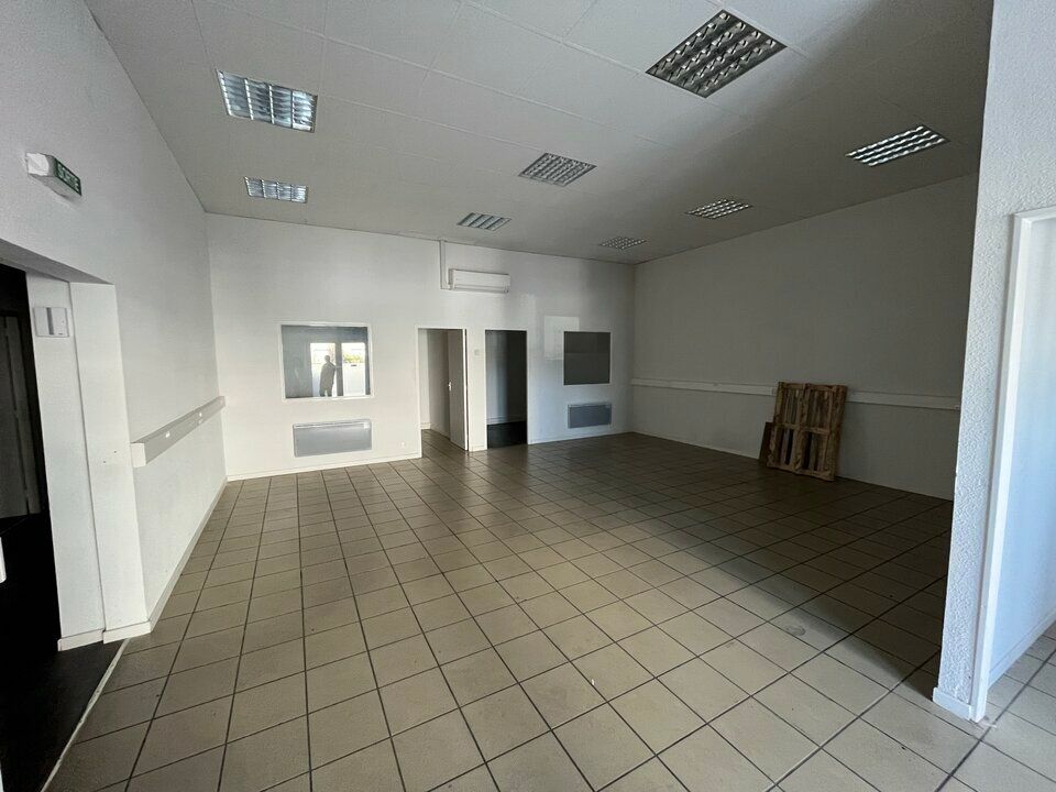 Location local d''activites 400 m² non divisibles