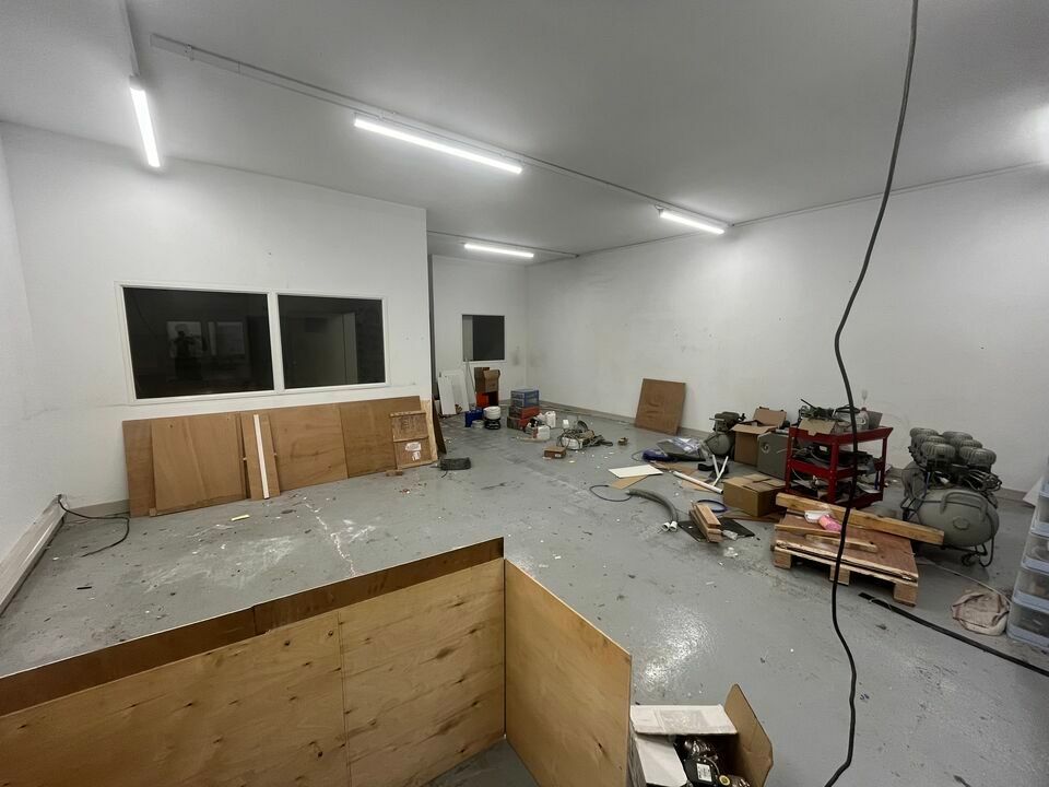 Location local d''activites 135 m² non divisibles