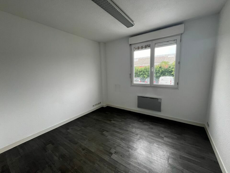 CLERMONT-FERRAND, ZONE DU BREZET, LOCAL D'ACTIVITES DE 450M² A LOUER