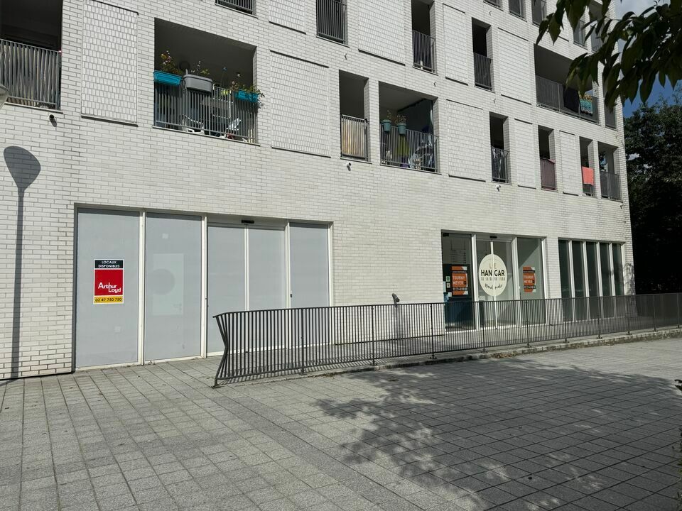 Location local commercial 174 m² non divisibles