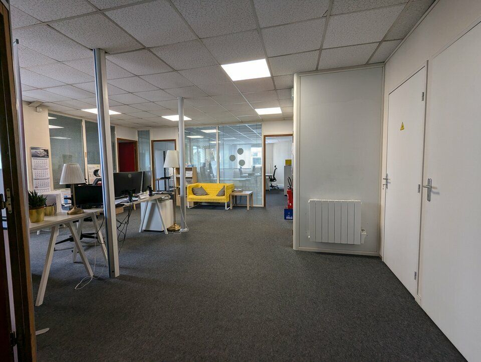 Location bureaux 165 m² non divisibles