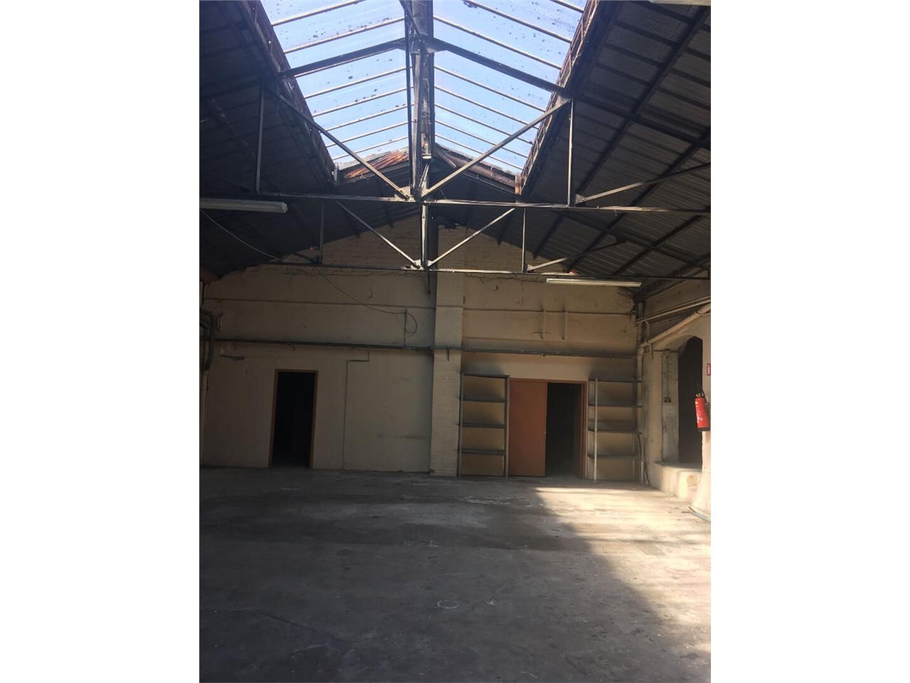 Vente local 1040.00 m² à LIMOGES