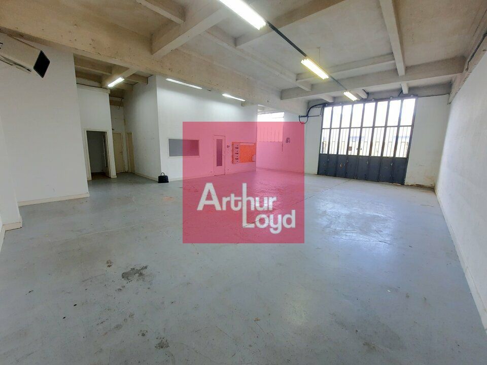 Location local d''activites 130 m² non divisibles
