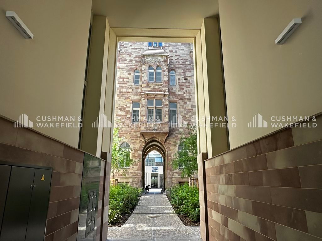 Location bureaux 1267 m² non divisibles