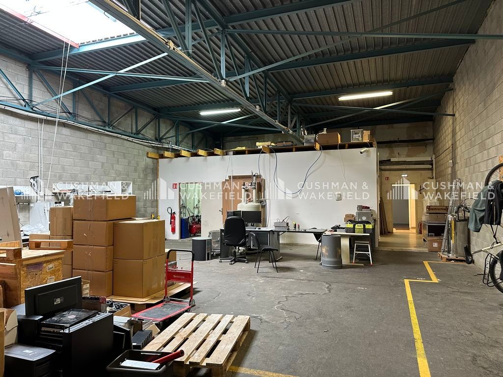 Location activités 405 m² non divisibles