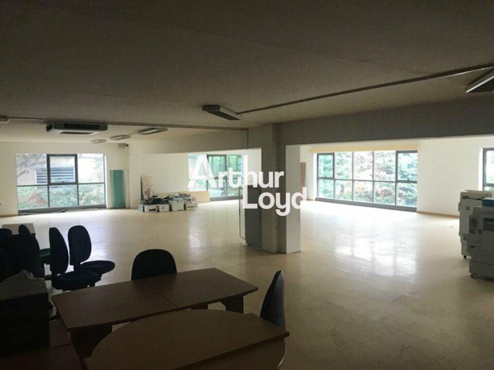 Location bureaux 300 m² non divisibles