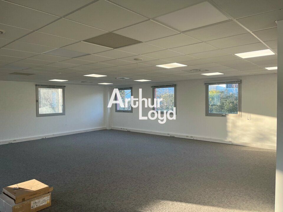 Location bureaux 151 m² - Environnement tertiaire - Sophia Antipolis