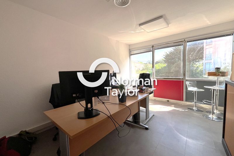 Vente bureaux 182 m² non divisibles