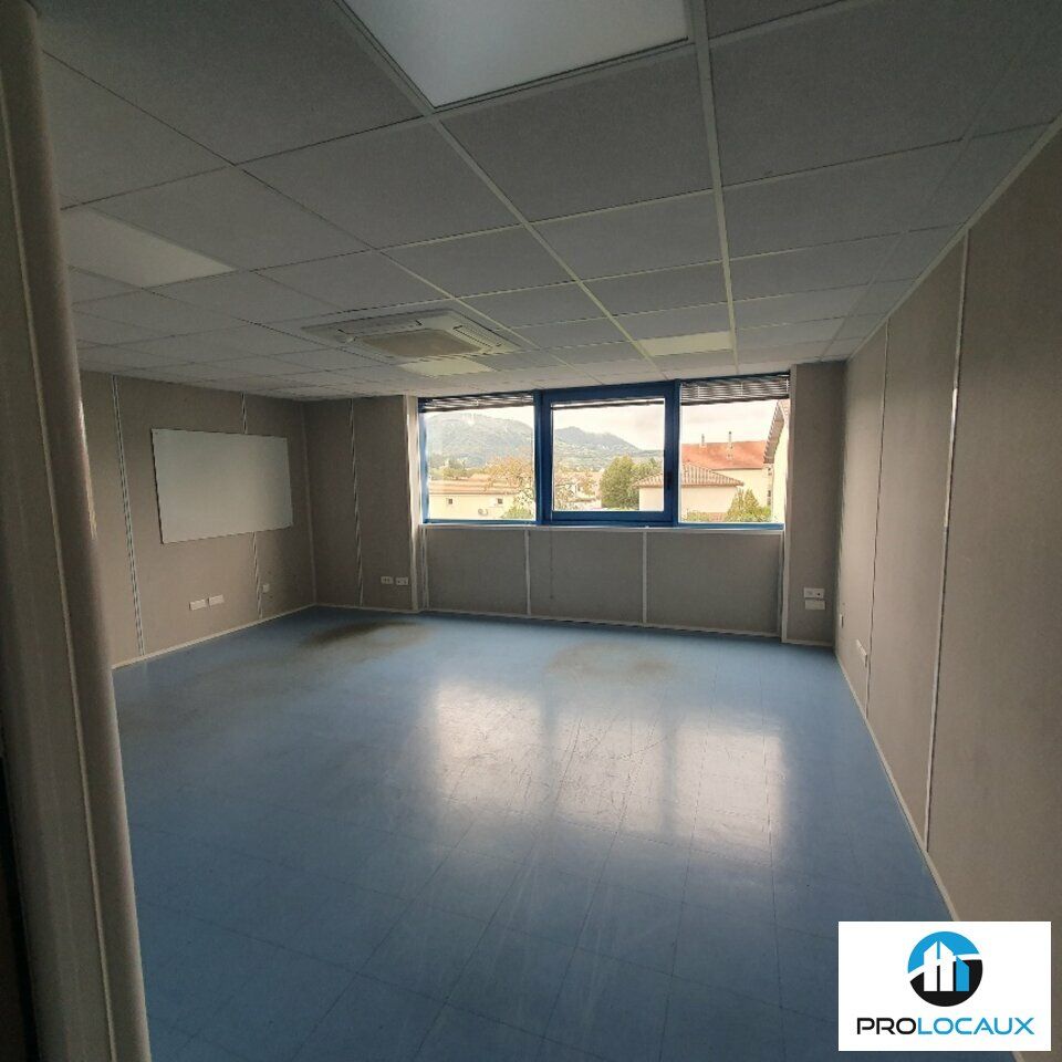 Location bureaux 140 m² non divisibles